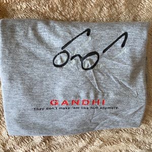 ~Tantra~ “Gandhi” They don’t make ‘em like him anymore. T-Shirt